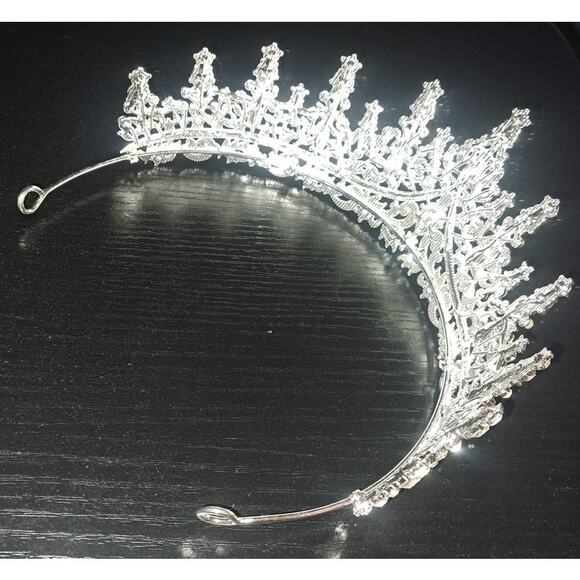 Beautiful Rhinestone Tiara for Brides Quinceanera Pageants Princess Queen & More - Picture 10 of 12